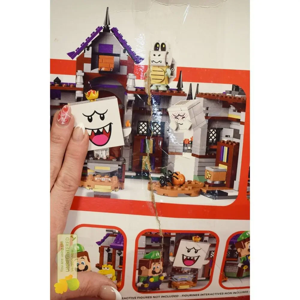 LEGO Super Mario King Boo's Haunted Mansion Set 71436 - Picture 15 of 16